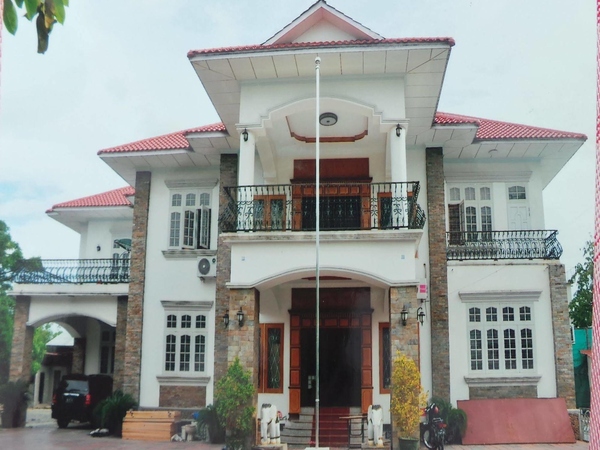 Mandalay White House Hotel Exterior photo